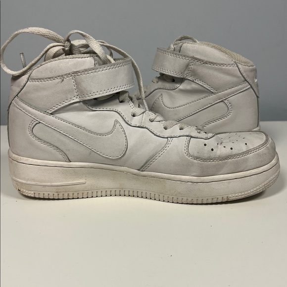 Nike Air Force Ones Women's Classic White Leather High-Tops Athletic Sneakers‎ 7 - Picture 5 of 8